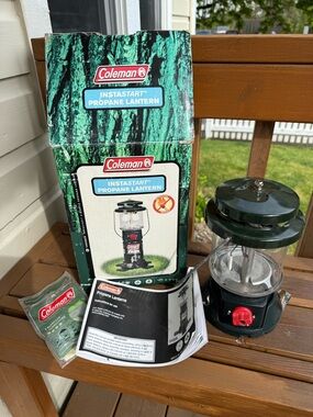 Coleman Dark Green Instastart Propane Lantern with Box